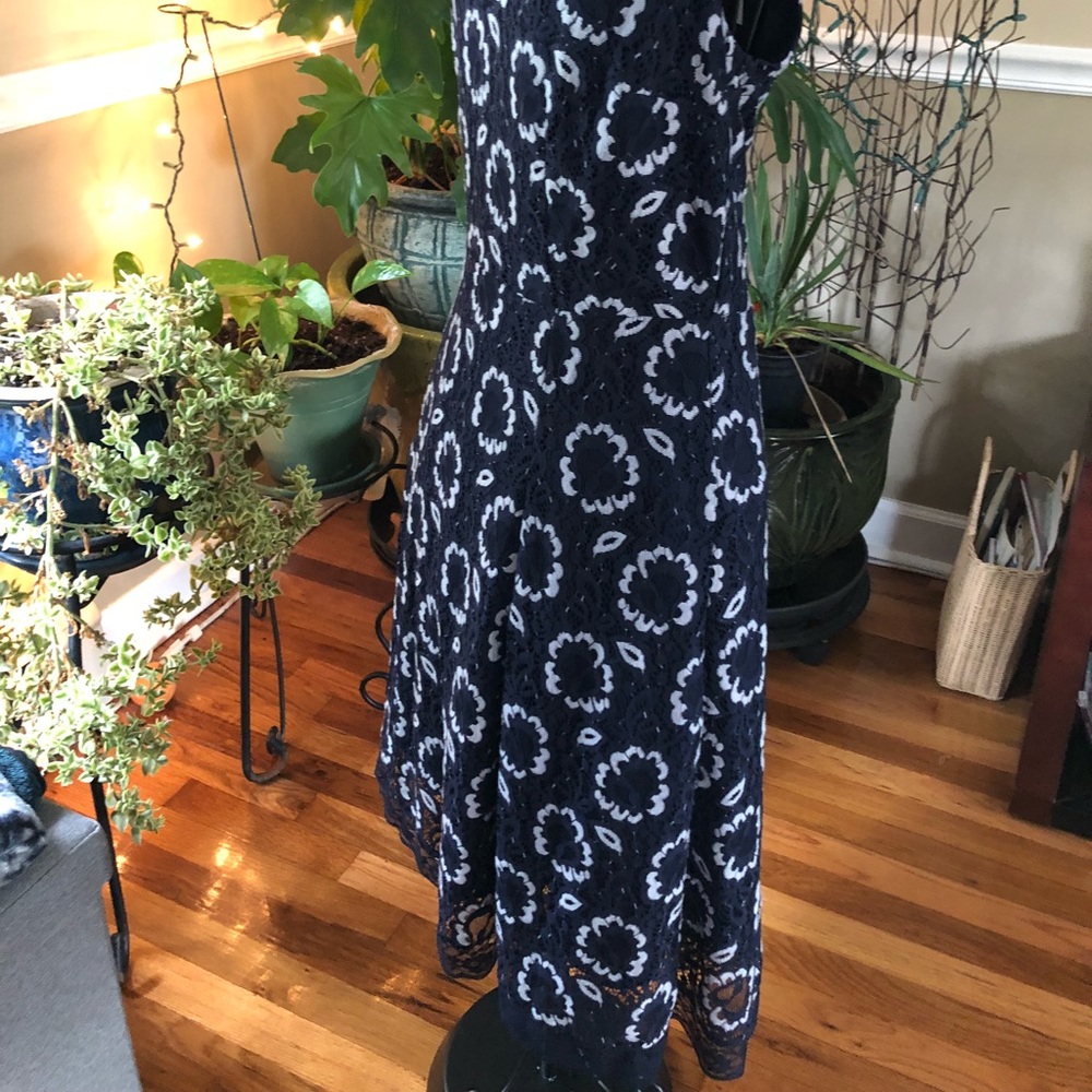 Dress - Picture 3 of 4